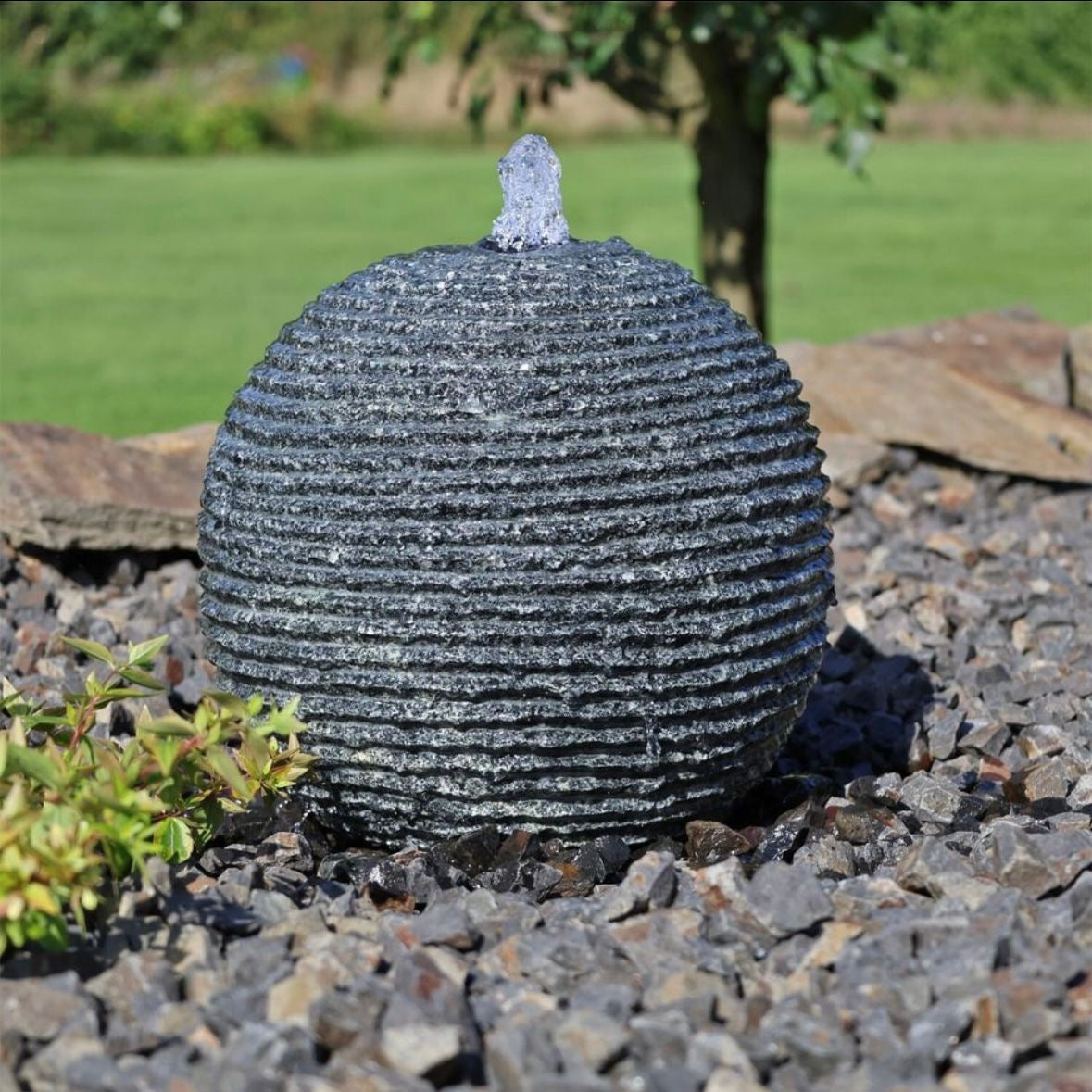 Granit Kugelbrunnen GKB30 Set LED Licht
Springbrunnenpumpe