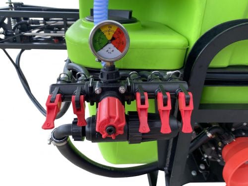 Traktor Anbauspritze 600L Feldspritze 12m Arbeitsbreite Spritze
