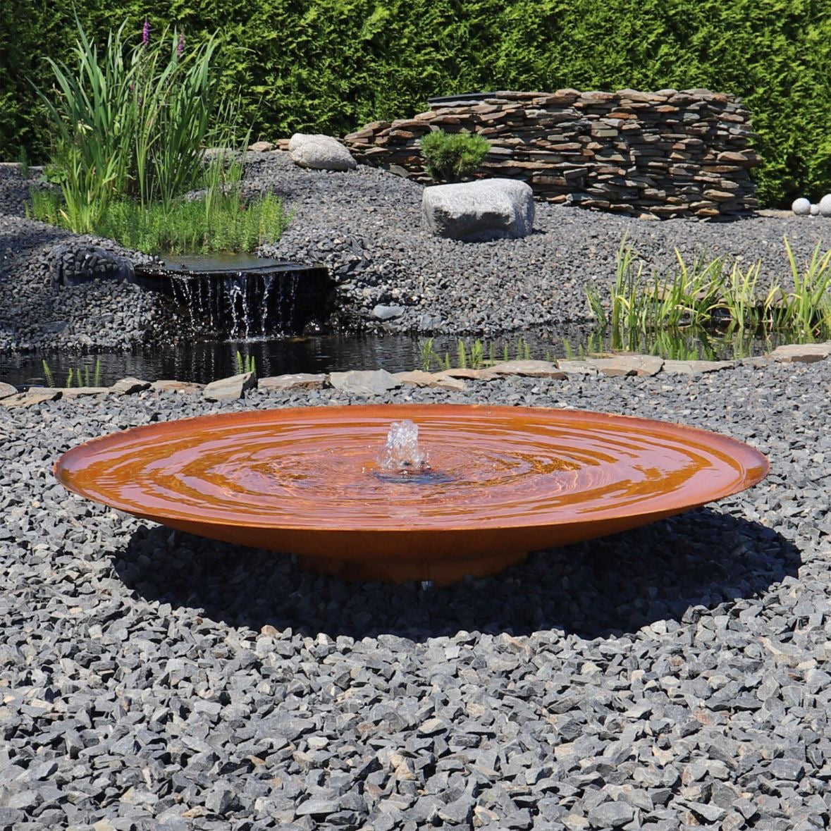 Design Springbrunnen Edelrost
Wasserschale Ø 120cm LED Brunnen