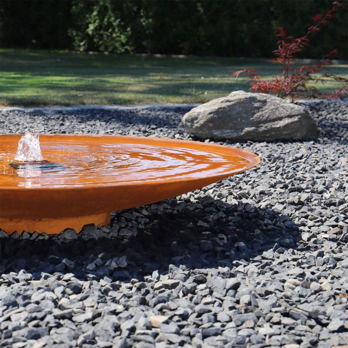 Design Springbrunnen Edelrost
Wasserschale Ø 120cm LED Brunnen