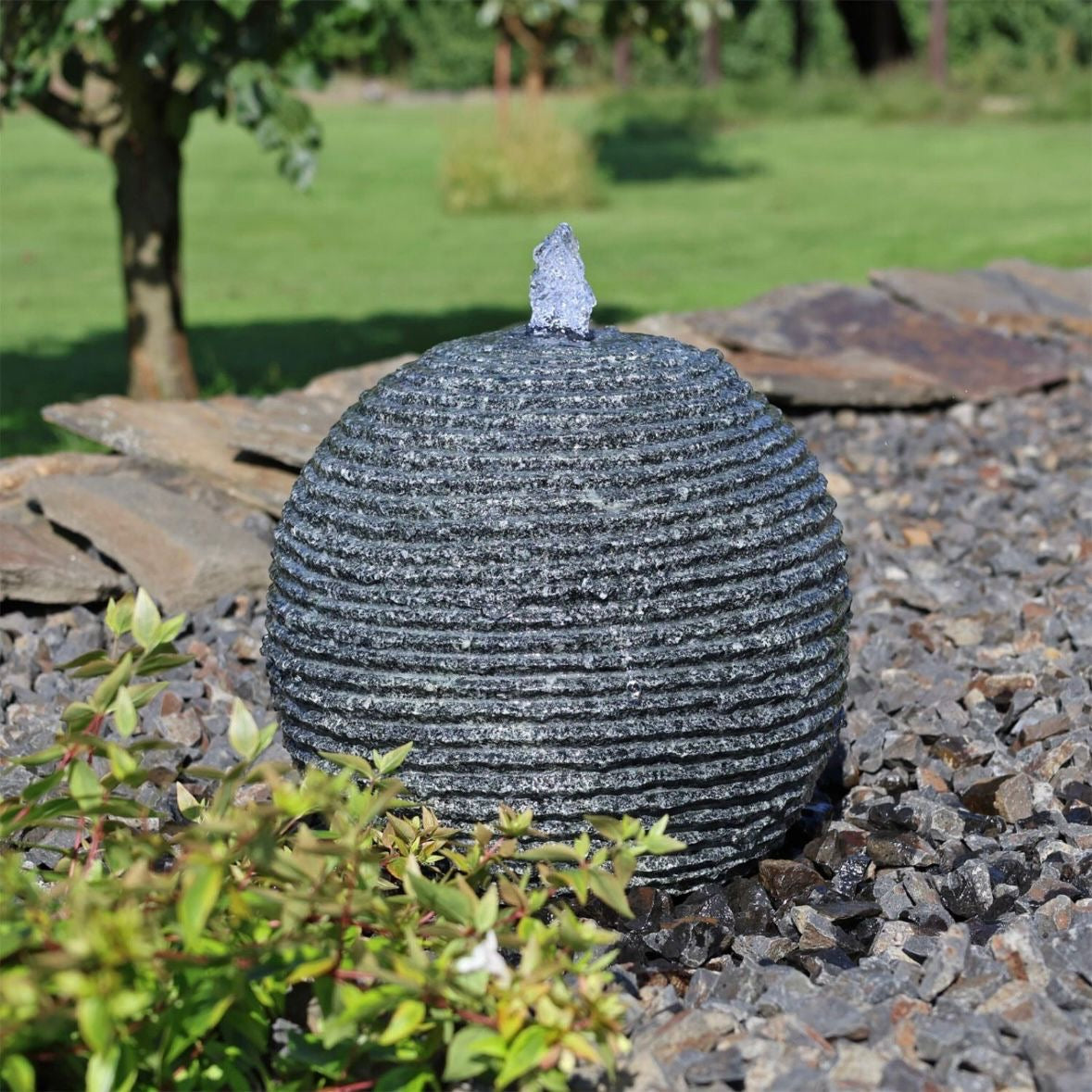 Granit Kugelbrunnen GKB30 Set LED Licht
Springbrunnenpumpe