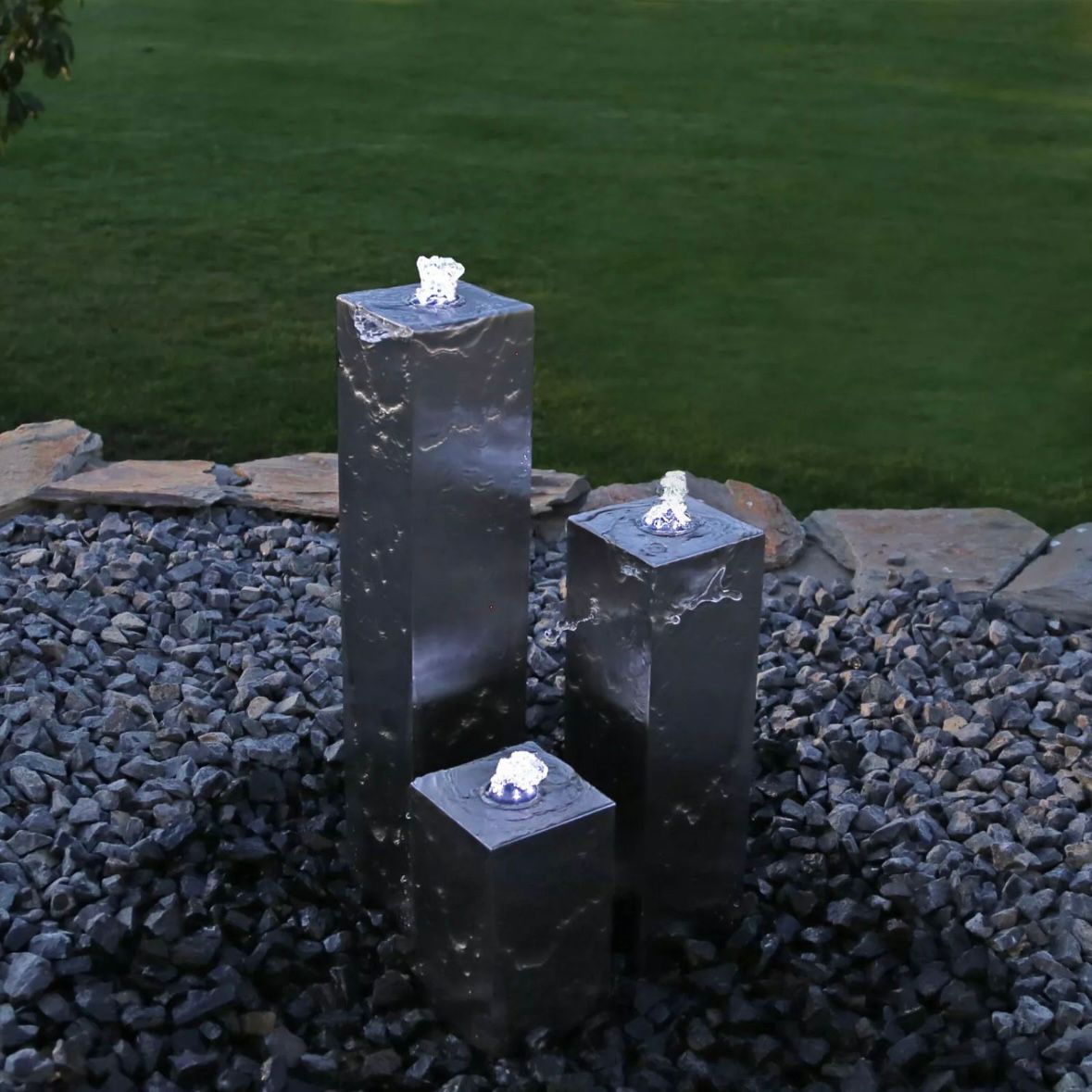 Edelstahl Springbrunnen eckig LED 3 Säulenbrunnen Gartenbrunnen
