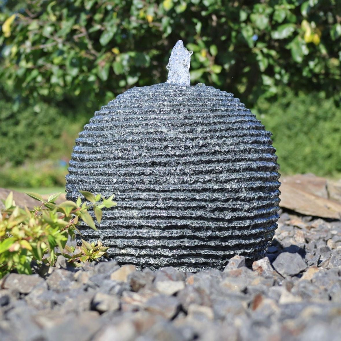 Granit Kugelbrunnen GKB30 Set LED Licht
Springbrunnenpumpe
