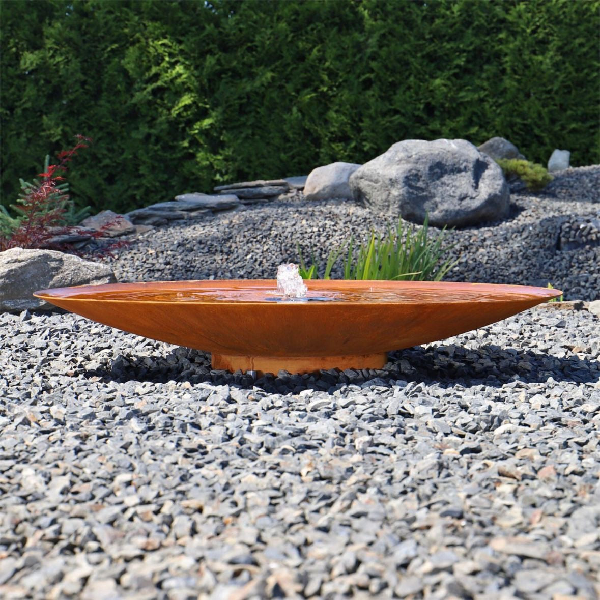 Design Springbrunnen Edelrost
Wasserschale Ø 120cm LED Brunnen