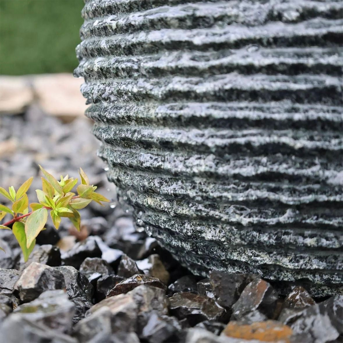 Granit Kugelbrunnen GKB30 Set LED Licht
Springbrunnenpumpe