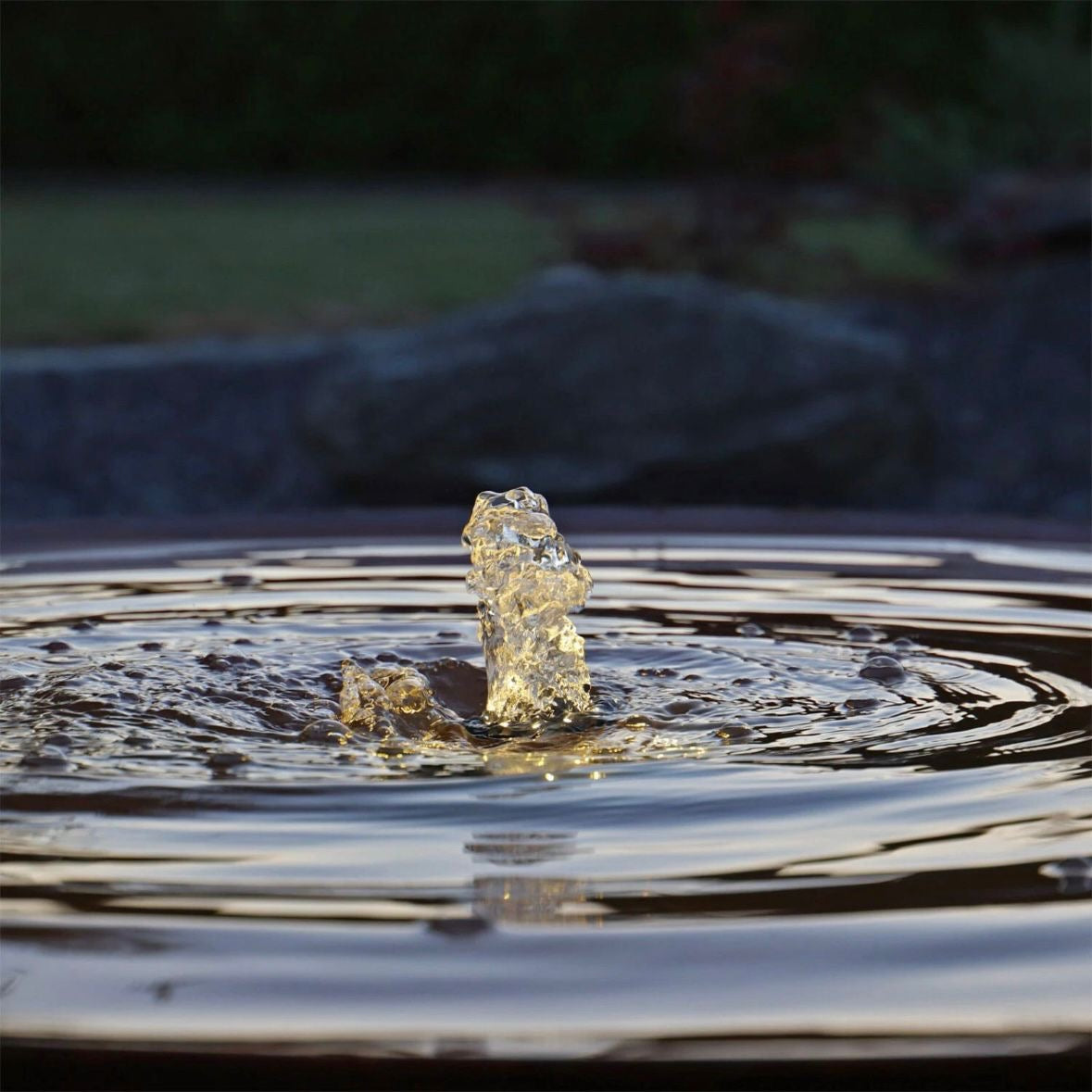 Design Springbrunnen Edelrost
Wasserschale Ø 120cm LED Brunnen