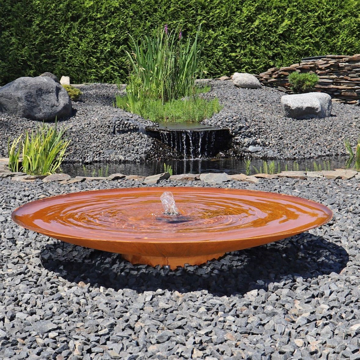 Design Springbrunnen Edelrost
Wasserschale Ø 120cm LED Brunnen