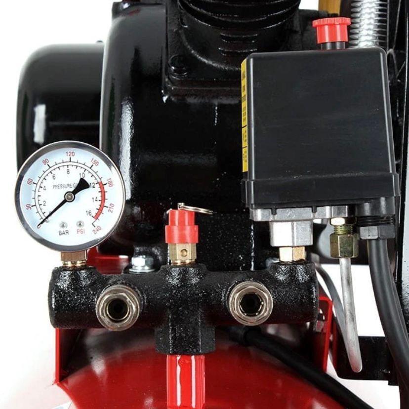 Öl-Kompressor 200L 5,2KM 590l/min 8 bar 400V 2-Zylinder Separator